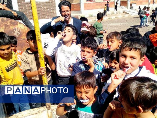 هر دانشآموز یک مسواک