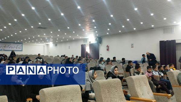 همایش خبرنگاران پیام آوران فجر و امید در شهرستان خلیل‌آباد