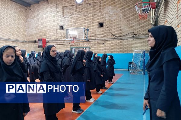 آمادگی پیشتازان دبیرستان ریحانه النبی باقرشهر برای آغاز سال تحصیلی 