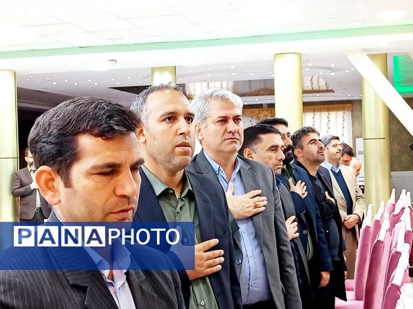 نشست هم‌اندیشی معاونان پرورشی و تربیت‌بدنی نواحی و مناطق استان خراسان رضوی