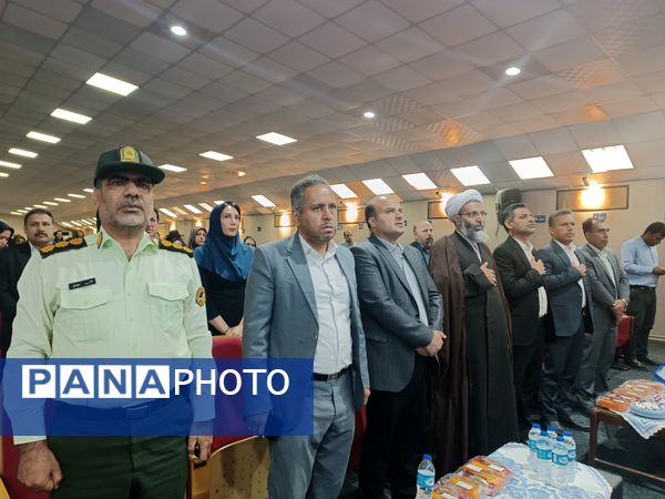 آیین تجلیل از افتخار آفرینان آموزش و پرورش منطقه آزاد تجاری-صنعتی قشم