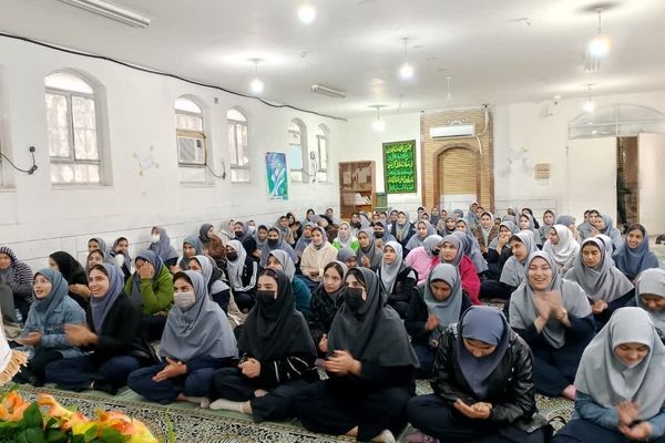 صبحی معنوی در دبیرستان ساعی؛ جشن ولادت حضرت فاطمه(س) و روز مادر