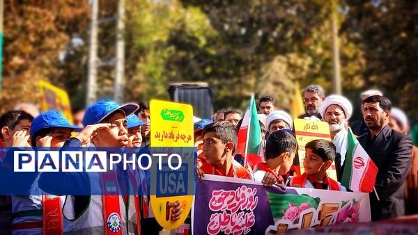 فریاد استکبارستیزی دانش‌آموزان نظرآبادی در روز ۱۳ آبان