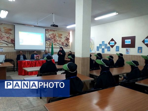 آیین افتتاحیه طرح کانون یاریگران زندگی و برپایی نمایشگاه مبارزه با آسیب‌های اجتماعی در دبیرستان شهید همت ملارد