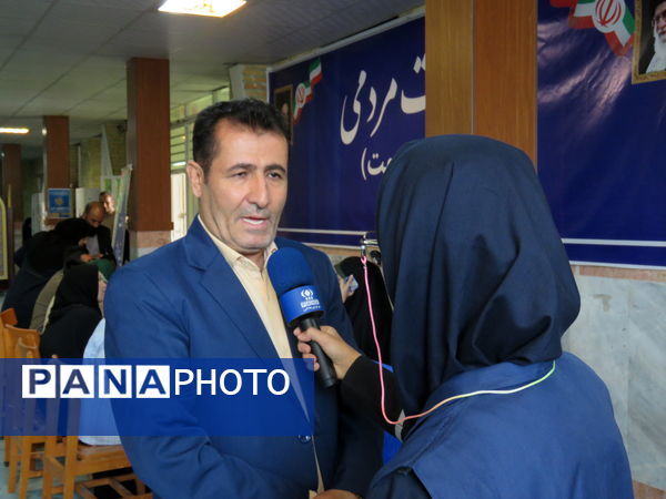 میزخدمت آموزش و پرورش ناحیه ۳ کرج فرصتی برای تعامل مستقیم و رفع مشکلات آموزشی