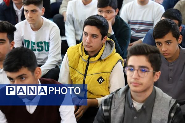 آیین نواخته شدن زنگ نماز در مدارس آذربایجان شرقی با حضور معاون آموزش متوسطه وزارت آموزش و پرورش
