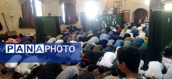 اعتکاف دانش‌آموزی در مرند با حضور حجت‌الاسلام بختیار بایرام اُف