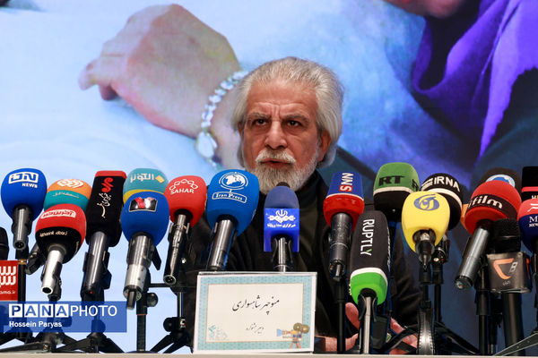 نشست خبری دبیر چهل و سومین جشنواره فیلم فجر