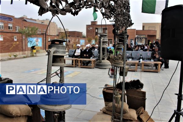 جلوه‌هایی از یادواره شهدا در دبستان استثنایی باغچه‌بان قم