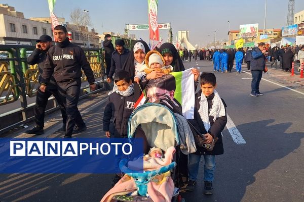 شور اسلامی در مسیر راهپیمایی تهران