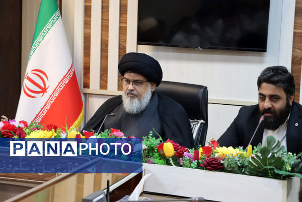 دیدار دانش‌آموزان مدرسه قرآنی رضوی با امام جمعه بافق