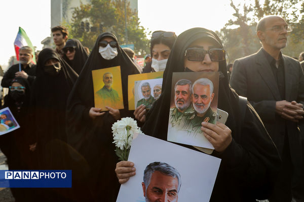 تشییع پیکر مطهر ۱۰۰ شهید گمنام