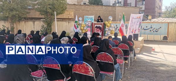 دانش‌آموزان دبیرستان نمونه فضیلت با شوروشوق به استقبال سال تحصیلی جدید رفتند