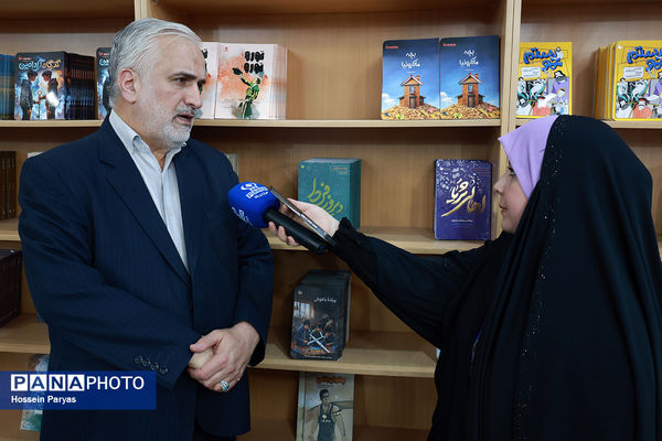 رونمایی از کتاب «مهدا در مدار لئو» در سی‌وششمین نمایشگاه بین‌المللی کتاب تهران