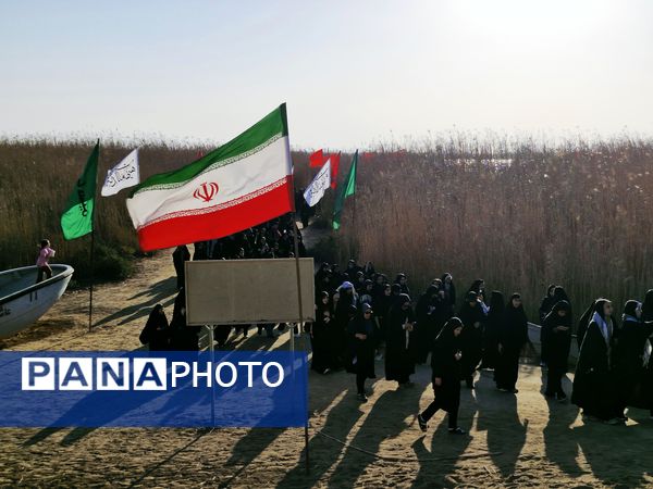 قدم بر خاک عشق