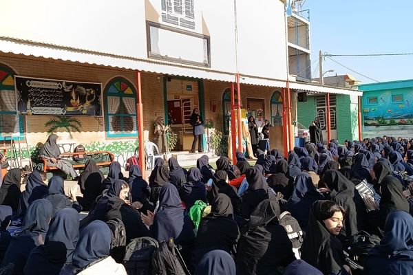 مراسم ولادت حضرت زینب (س) در مدرسه وکیلی ۳