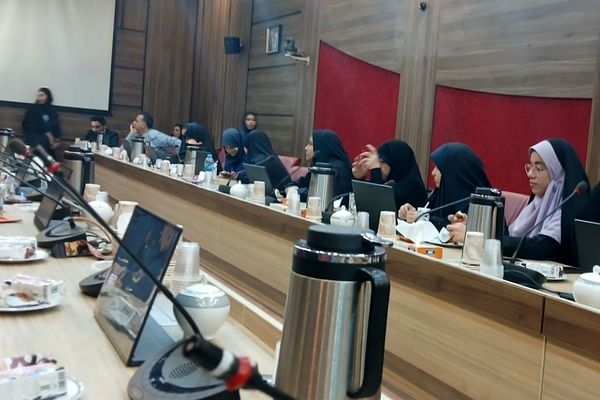 حضور دانش‌آموزان پانا ری دو در نشست صمیمی با مدیر عامل خبرگزاری پانا 