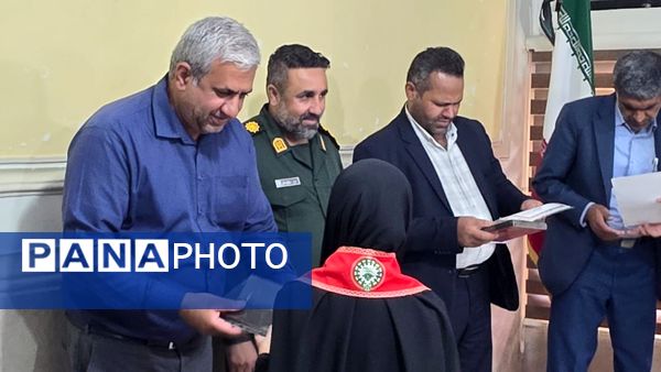 فرمانداری حاجی‌آباد و قلم‌های امید نگاهی به آینده رسانه و توسعه در سایه روز خبرنگار