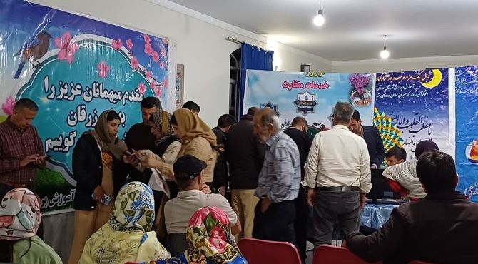 خدمت‌رسانی ستاد اسکان شهرستان زرقان به مسافران نوروزی  
