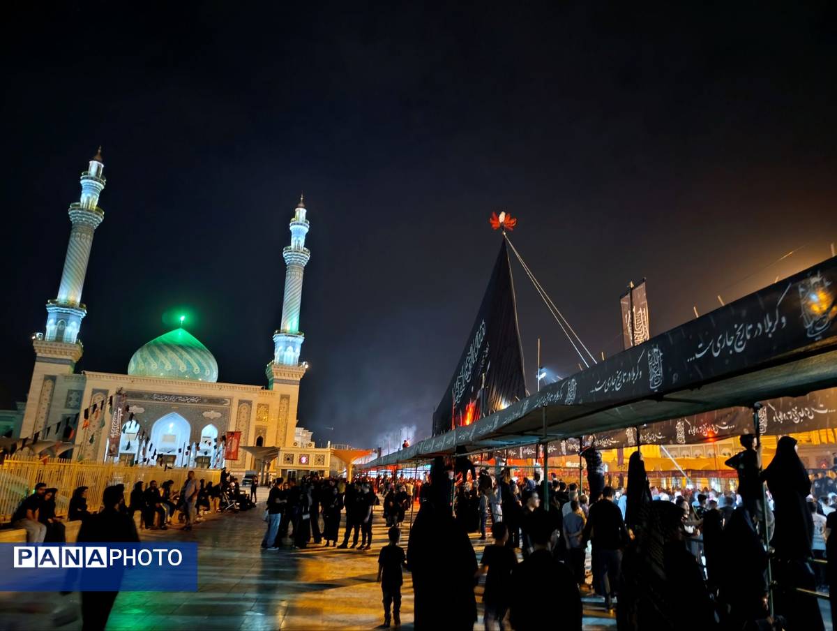 کاروان نمادین اسرای کربلا‌ازمیدان‌آستانه‌ی قم‌به‌سمت‌حرم‌حضرت‌معصومه"س"