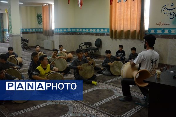 آموزش ضرب زورخانه‌ای در دبستان رازی ناحیه 2 بهارستان