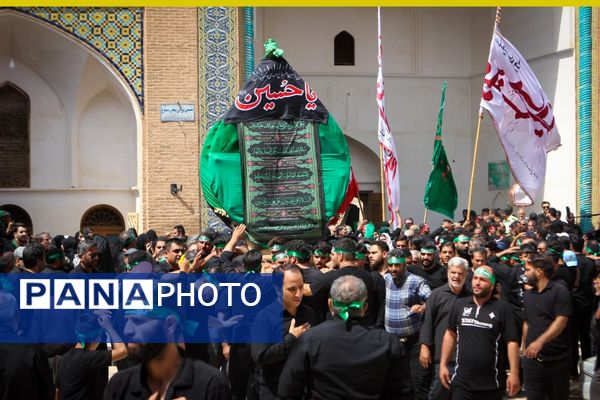 مراسم عاشورای حسینی در مشهد اردهال کاشان