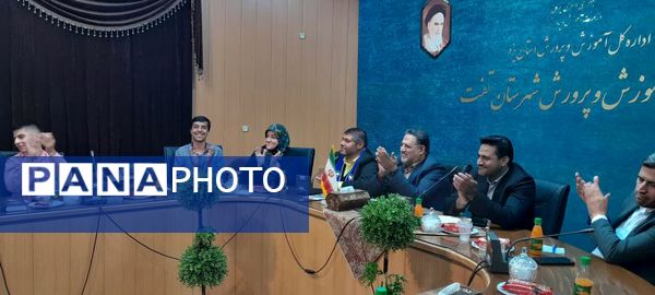 نشست خبرنگاران پانا تفت با رئیس سازمان دانش‌آموزی استان یزد