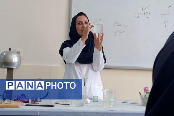بازدید دانش آموزان دبیرستان حضرت ولیعصر (عج) ناحیه یک ری از پژوهش‌سرای رازی 