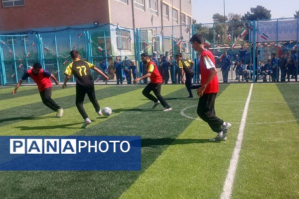 برگزاری مراسم افتتاحیه زمین چمن مصنوعی در دبیرستان شاهد علامه طباطبایی ناحیه دو شهرری 