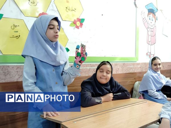 گرامیداشت روز کتاب و کتابخوانی در دبستان دخترانه هیأت امنایی بهار دانش 