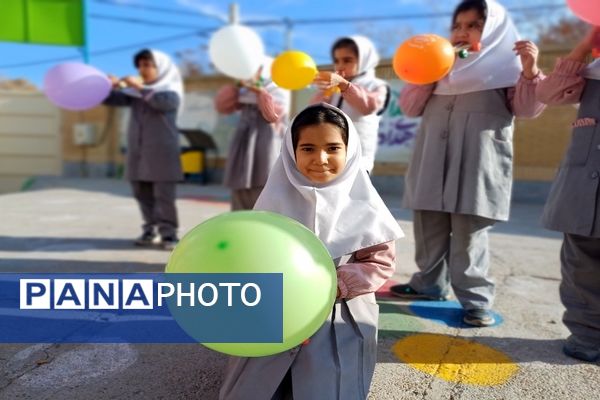 آزمایش ساخت ماشین بادکنکی در دبستان شاهد نرگس جاجرم