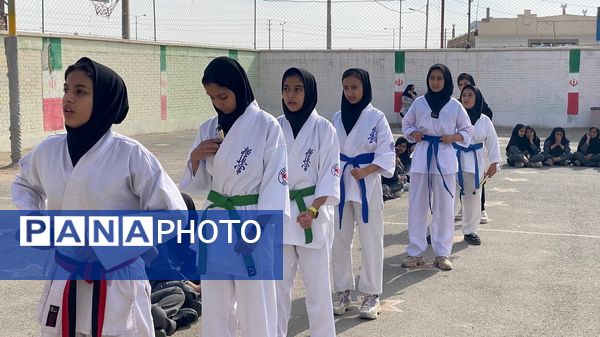 المپیاد ورزشی درون‌مدرسه‌ای در دبیرستان امید