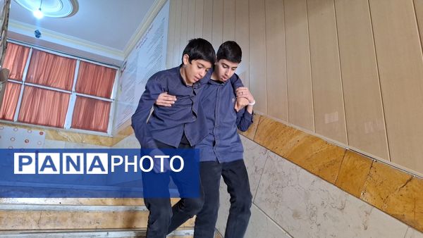 بیست‌وششمین مانور سراسری زلزله و ایمنی در دبیرستان شهید مطهری ناحیه یک کرج