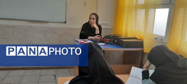 برگزاری آزمون پایش در دبیرستان فرزانگان استعداد درخشان شهرستان ملارد