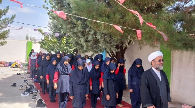 فضائل و ثواب نماز جماعت از نظر دانش‌آموزان مدرسه توحید کلاته رودبار