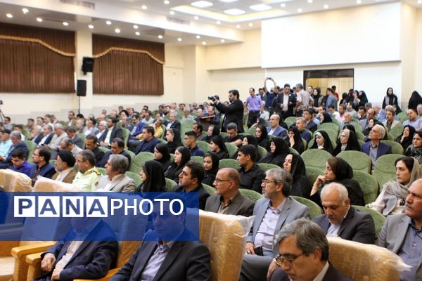 آیین کلنگ‌زنی ۱۶ مدرسه خیرساز در کاشان؛ مشارکت مردمی، حمایت دولتی
