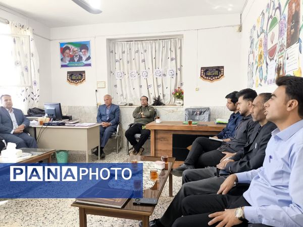 بازدید مسئولین آموزش و پرورش  از دبستان شهید پسندیده فدافن