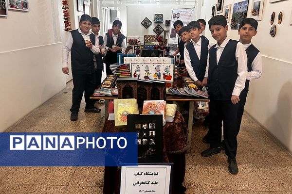 برپایی نمایشگاه کتاب در پژوهش‌سرای کاوش کهریزک 