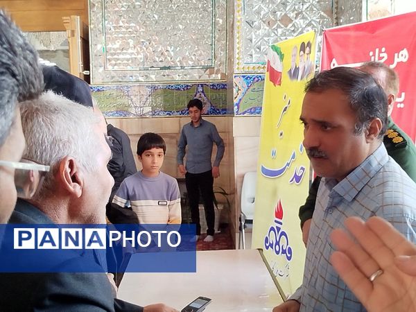 میز خدمت نماز جمعه کاشمر با حضور کارکنان شرکت گاز