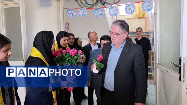 جشن عاطفه‌ها در ملکان؛ مهربانی به وقت مدرسه