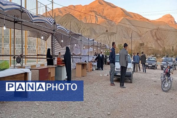 نمایشگاه محصولات بومی محلی و صنایع دستی در شهر بارنیشابور