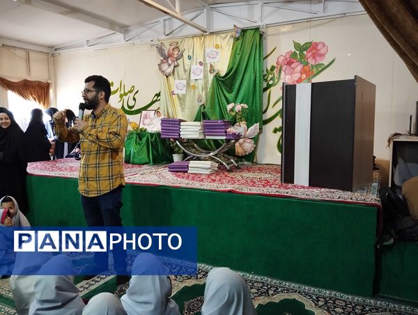 مراسم جشن ولادت حضرت رقیه (س) و تجلیل از دانش‌آموزان برتر آموزشی و پرورشی دبستان شاهد حاج تقی آقا بزرگ مشهد