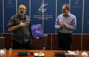 دهکردی در شرایط بحرانی به کمک سینما آمد