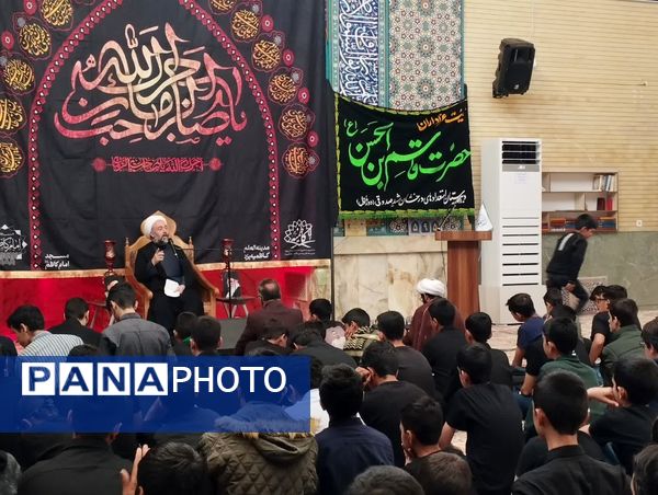 عزاداری هیات‌های دانش‌آموزی در کاظمیه
