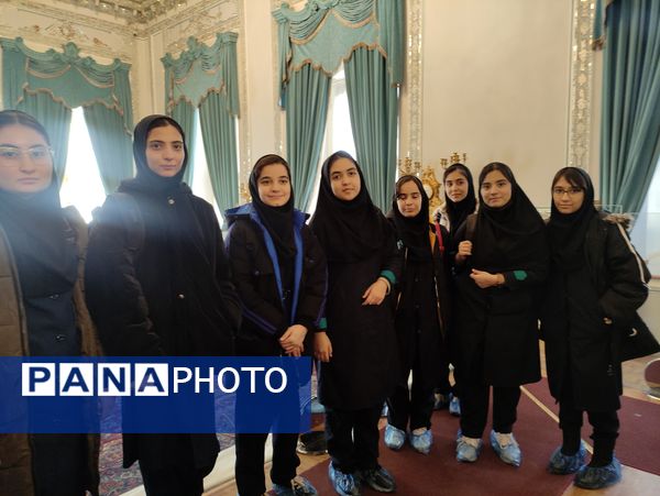 برگزاری اردوی دانش‌آموزان دبیرستان فرزانگان استعداد درخشان ملارد به کاخ سعدآباد