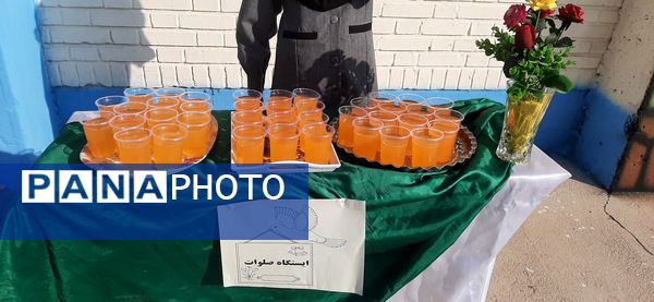 برپایی ایستگاه صلواتی در دبیرستان حاج مهدی روحانی شهرستان خلیل آباد 