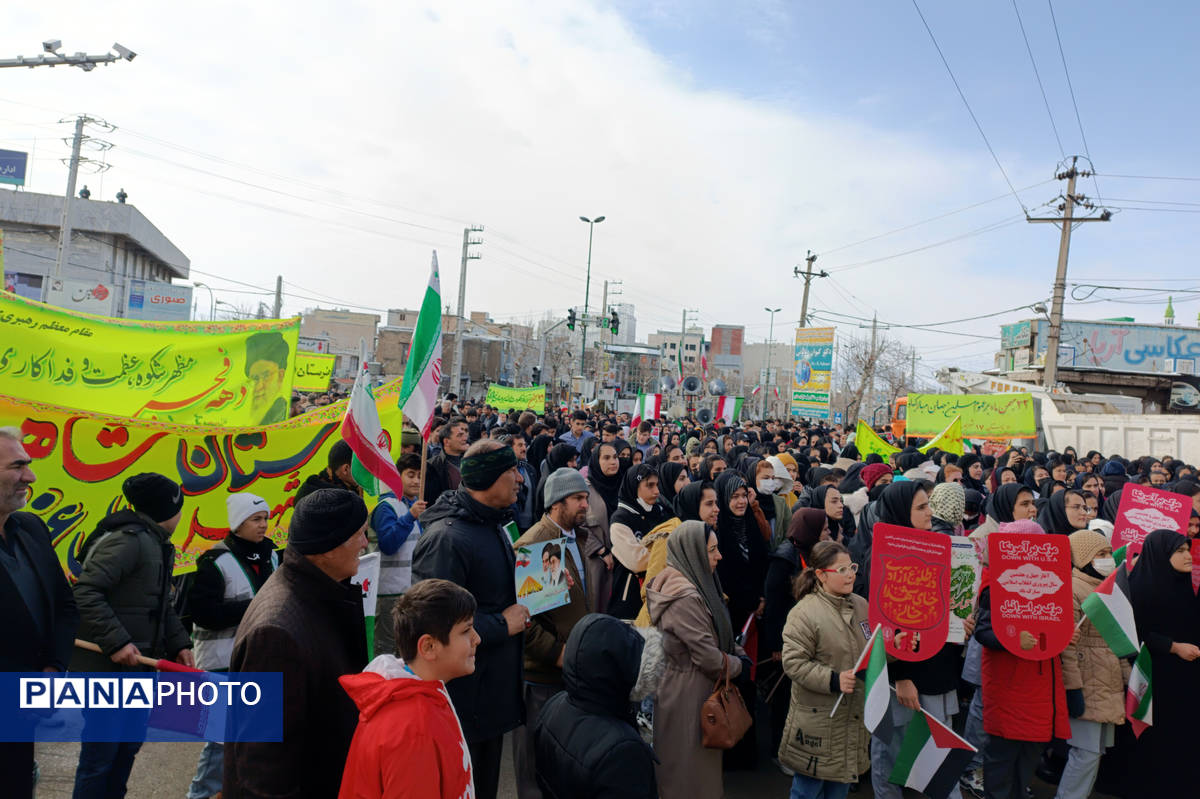 کامیاران در سالگرد پیروزی انقلاب غرق در شور و شکوه