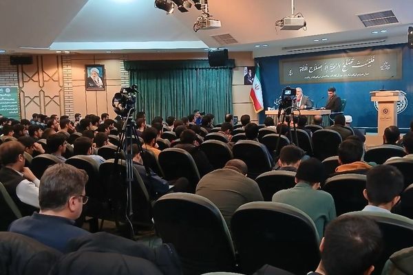 دانشگاه امام صادق(ع) میزبان شهردار تهران در آیین روز دانشجو