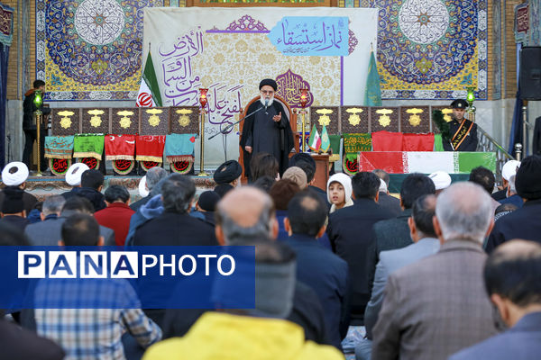 اقامه نماز طلب باران در مسجد مقدس جمکران