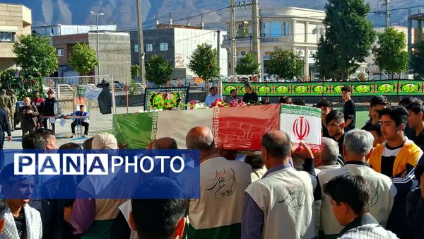 نسل امروز در کنار راویان حماسه